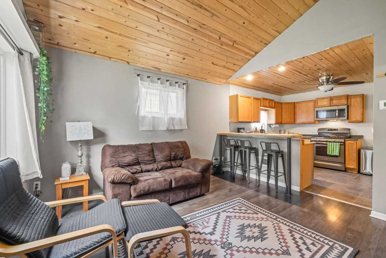 803 S 101st St - Photo 6 of 16