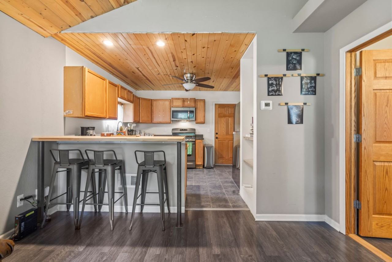 803 S 101st St - Photo 7 of 16