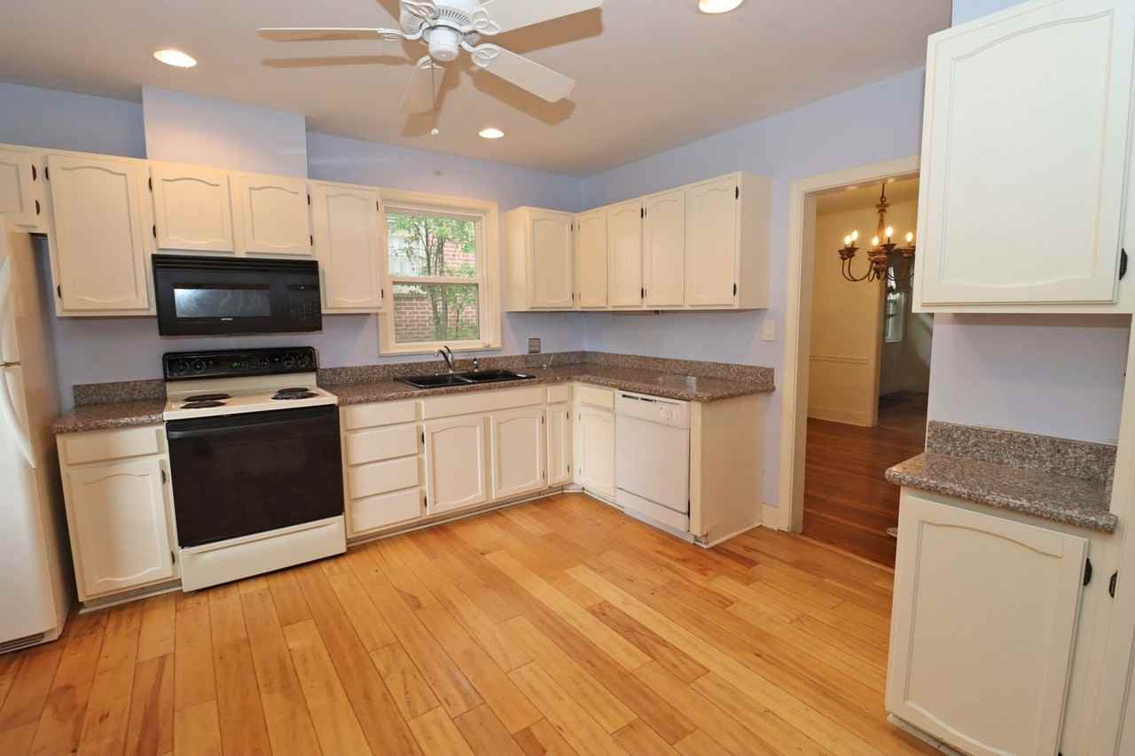 2716 Heyward St - Photo 4 of 34