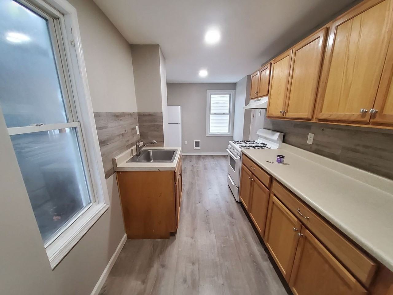 57 E Garrison - FOR SALE - Photo 4 of 22