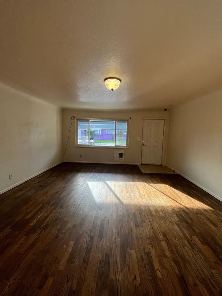 1281 W 3rd Ave - Photo 4 of 10