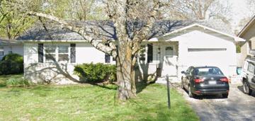 featured image of 915 N Oak Grove Ave