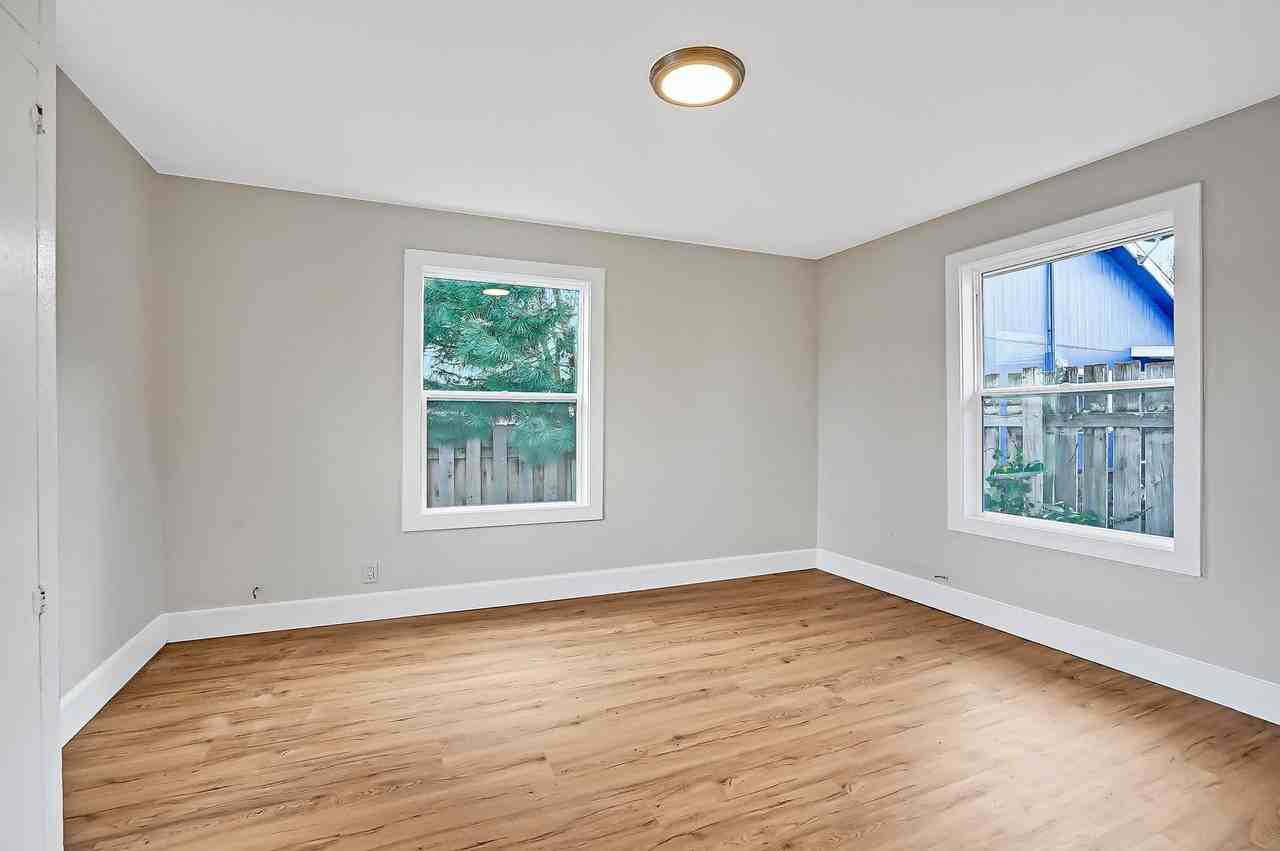 351 19th St Se - Photo 5 of 16