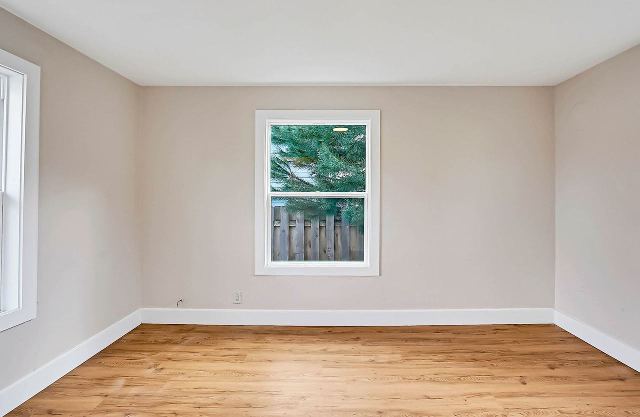 351 19th St Se - Photo 6 of 16