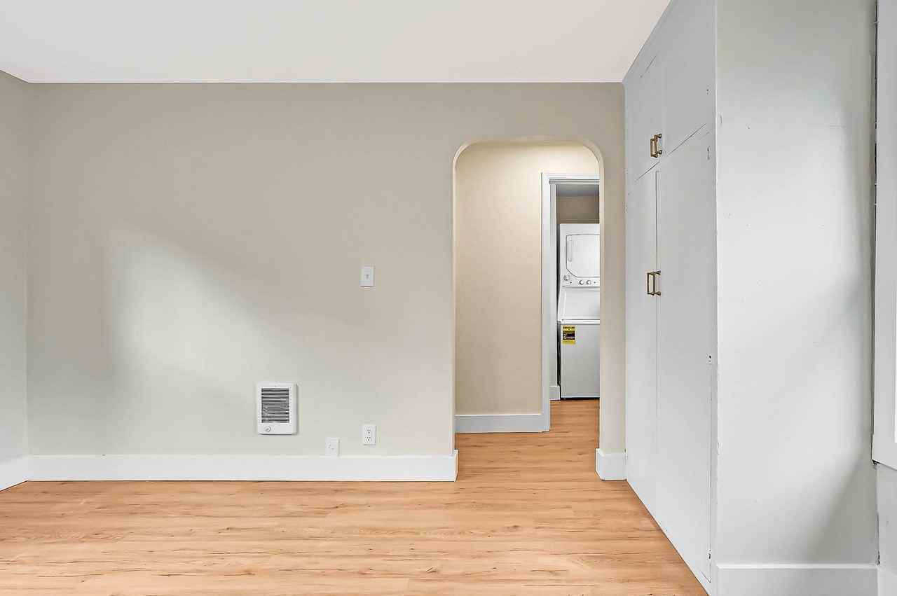 351 19th St Se - Photo 7 of 16