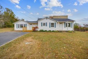 featured image of 2614 Mimosa Ln