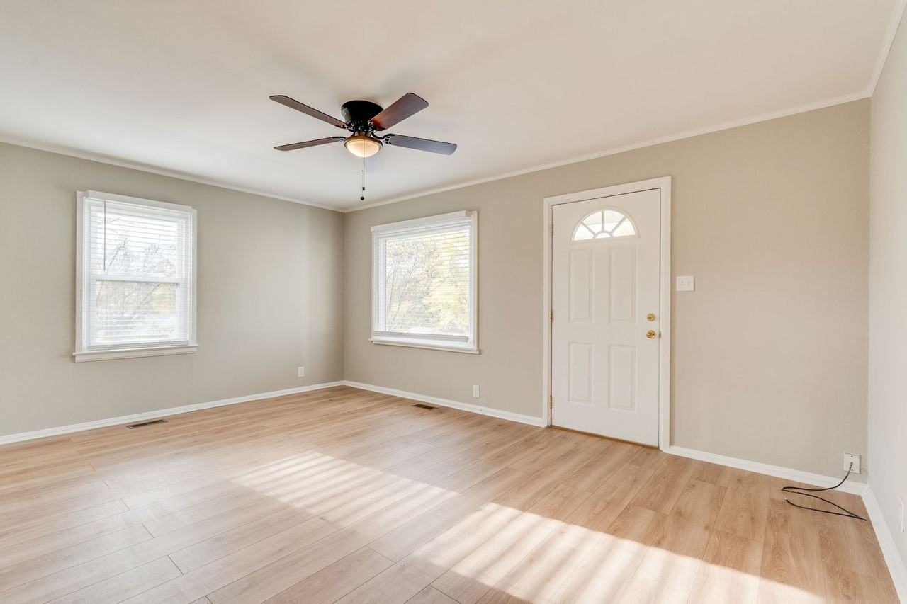 2614 Mimosa Ln - Photo 4 of 27