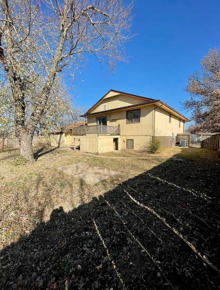 2525 N Bleckley Dr - Photo 2 of 23