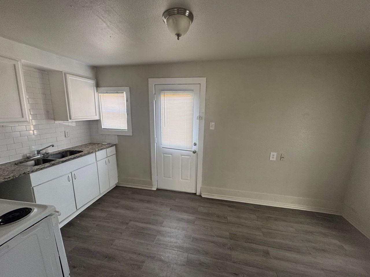 2410 Clinton St - Photo 7 of 7