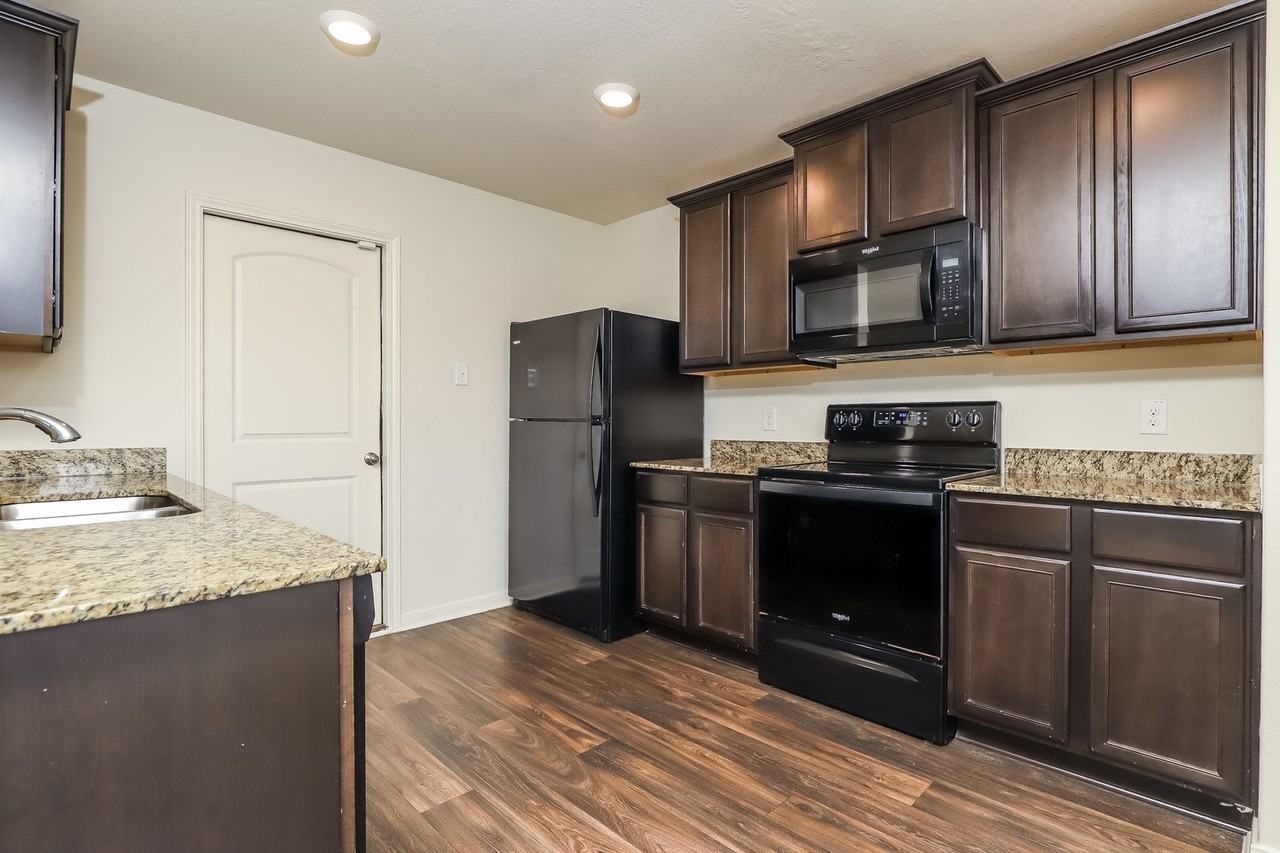 6303 Sloane Cv - Photo 7 of 17