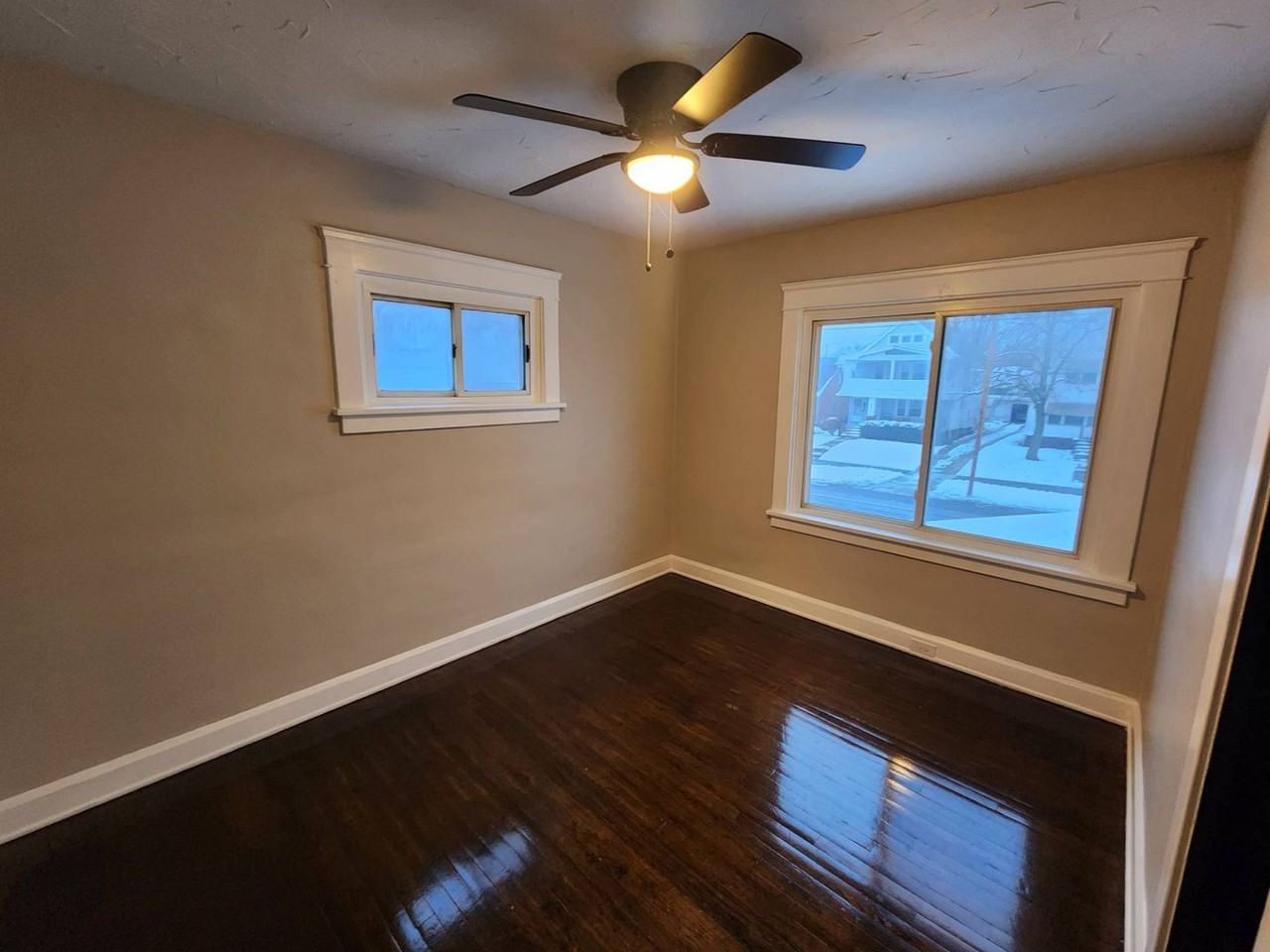 8230 Garfield Blvd - Photo 4 of 31