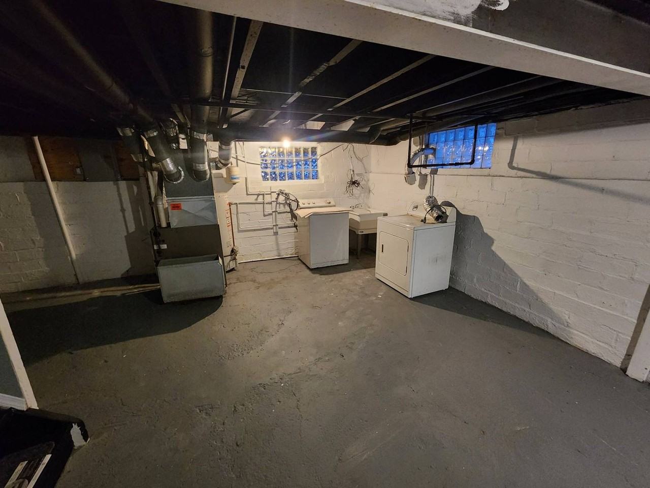 8230 Garfield Blvd - Photo 7 of 31