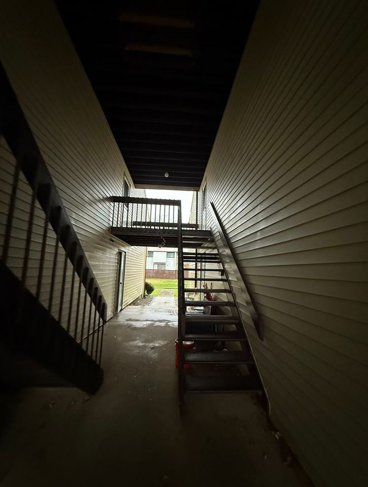 D22 Avon Dr - Photo 4 of 15