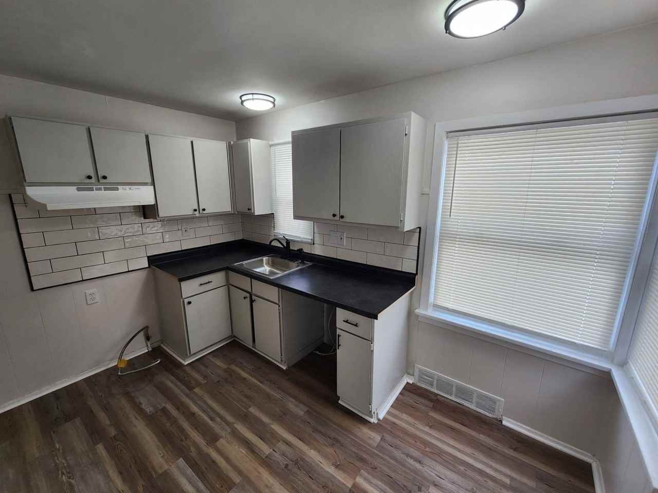 12908 Crossburn Ave - Photo 4 of 29