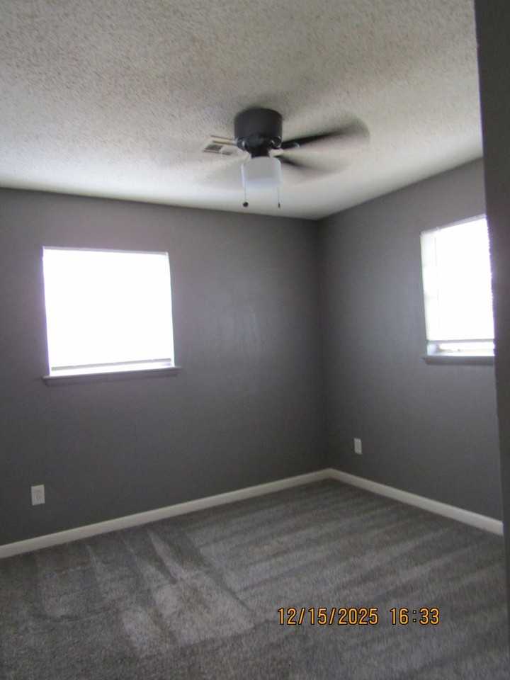 417 Nw 71st St - Photo 3 of 27