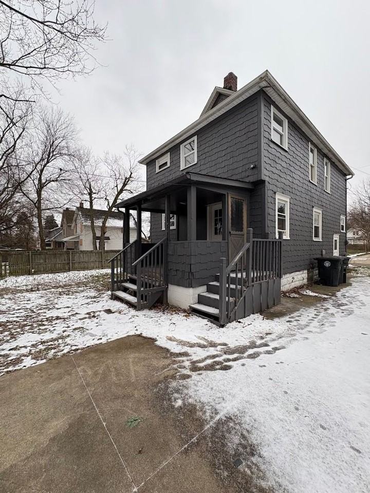 2297 8th St Sw - Photo 2 of 20