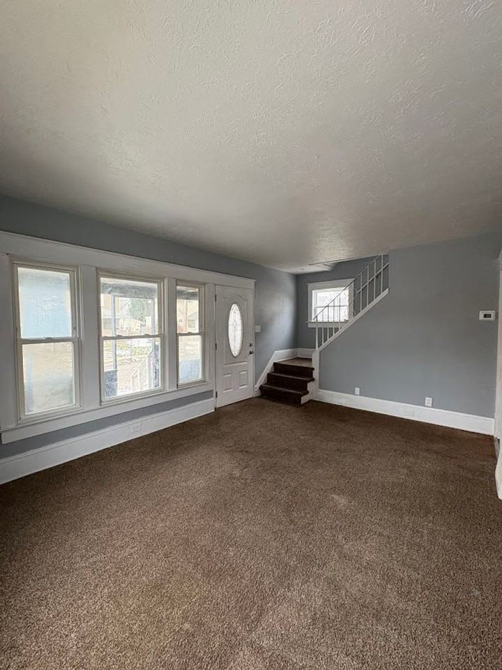 2297 8th St Sw - Photo 3 of 20