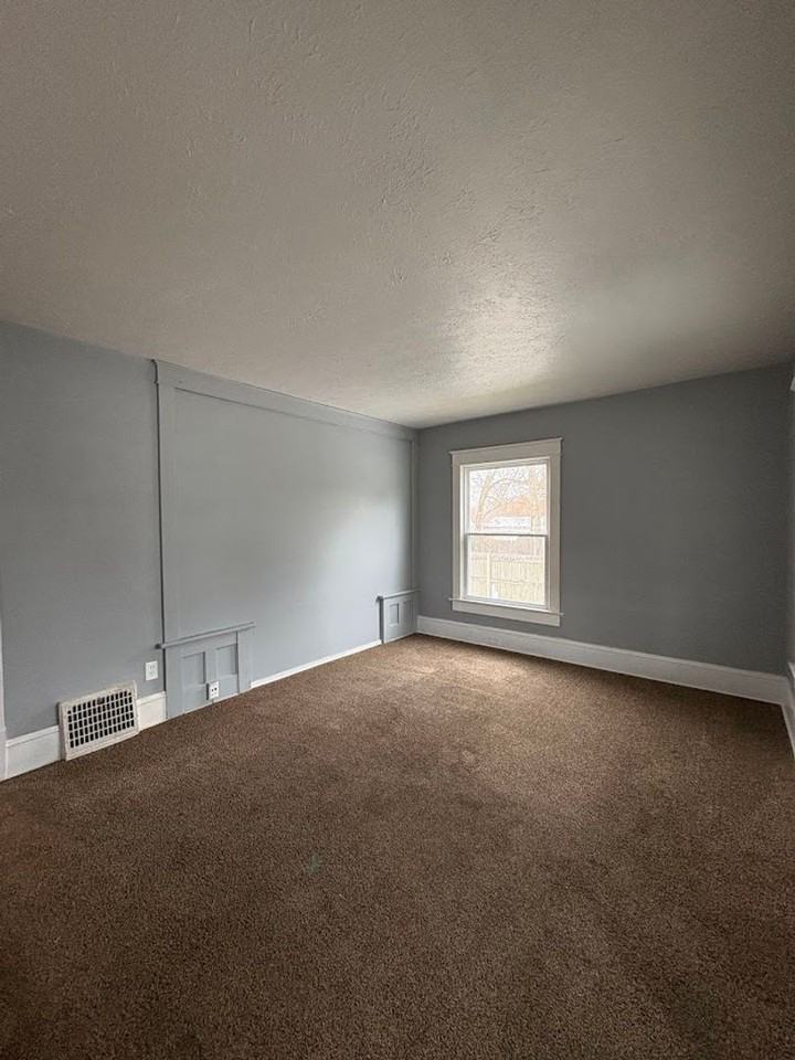 2297 8th St Sw - Photo 6 of 20