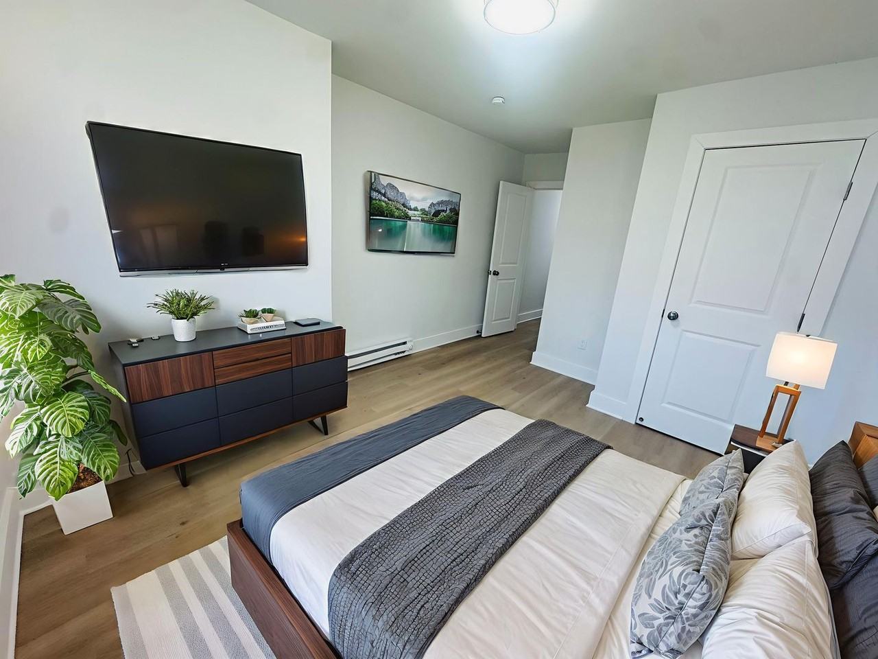 5522 Harmer St - Photo 4 of 27