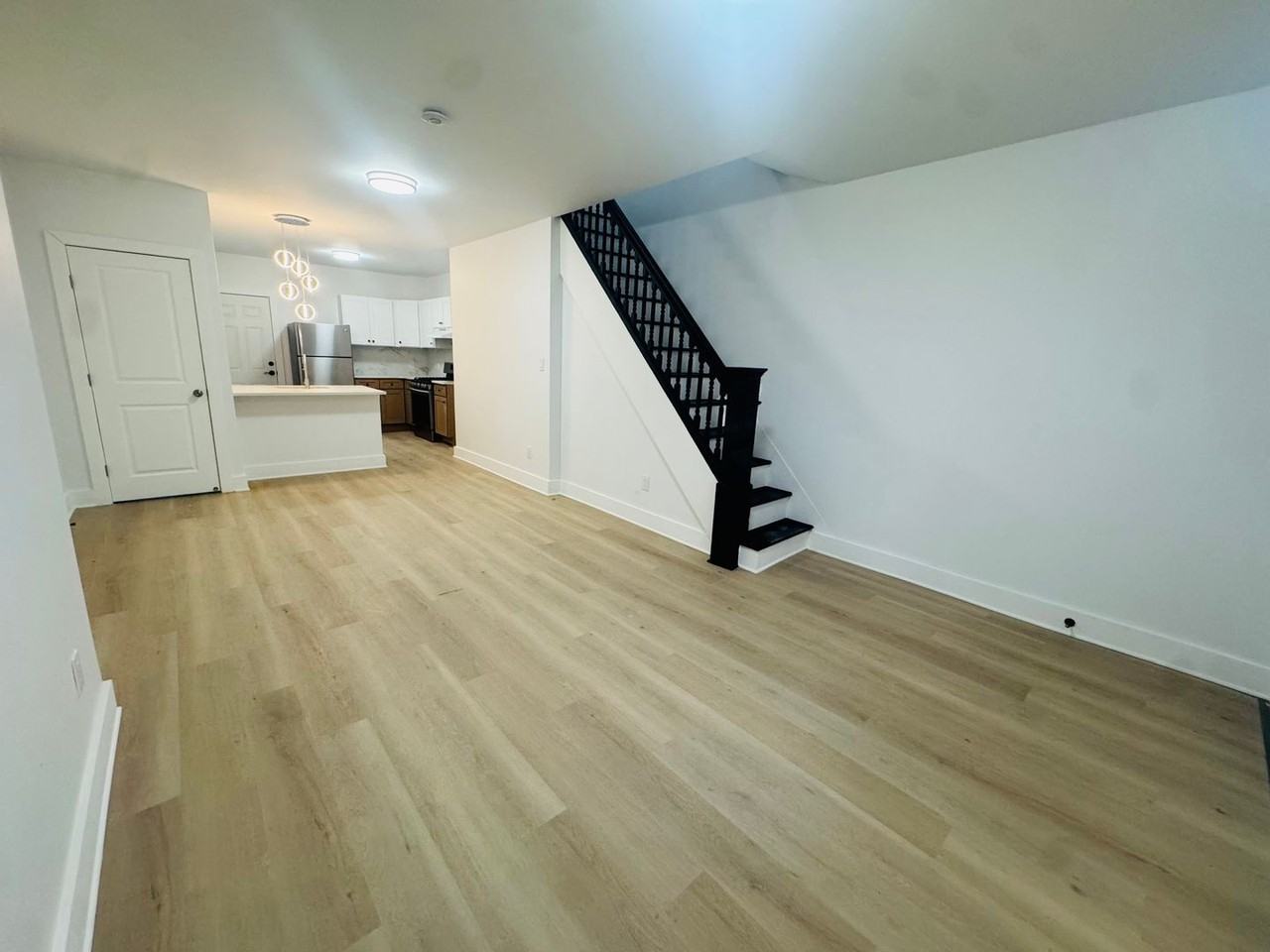 5522 Harmer St - Photo 7 of 27