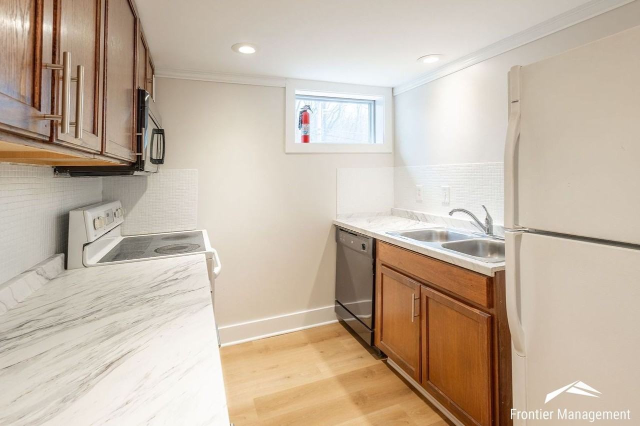 1112 Woodland St. - Photo 5 of 19