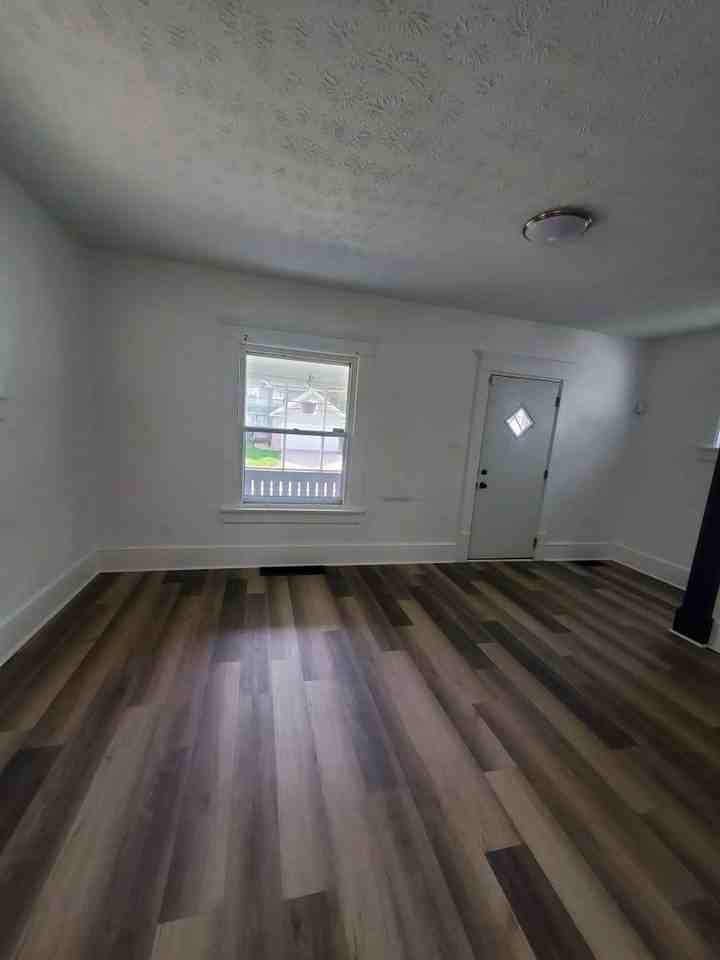 643 W Thornton St - Photo 4 of 20