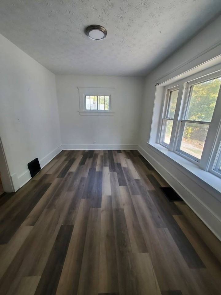 643 W Thornton St - Photo 5 of 20