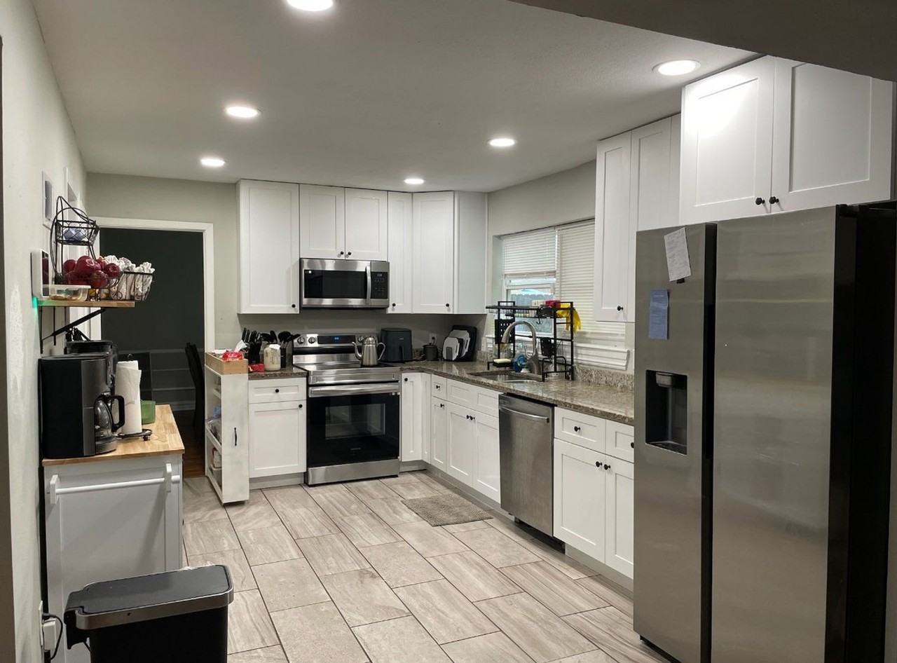 3805 N Deerwood Dr - Photo 3 of 18