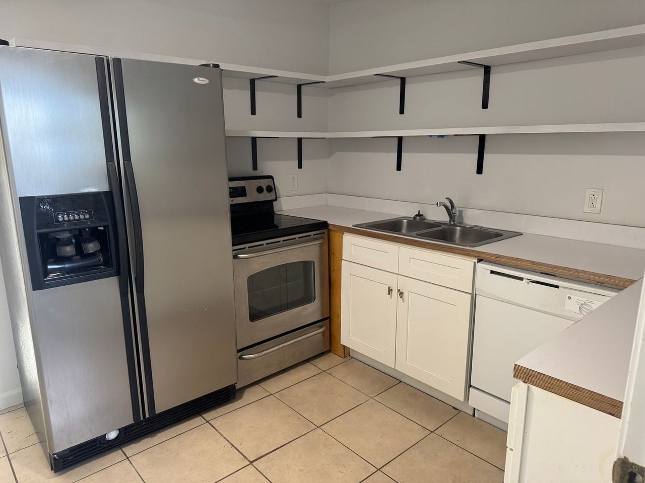 1504 Colony Park Dr - Photo 5 of 10