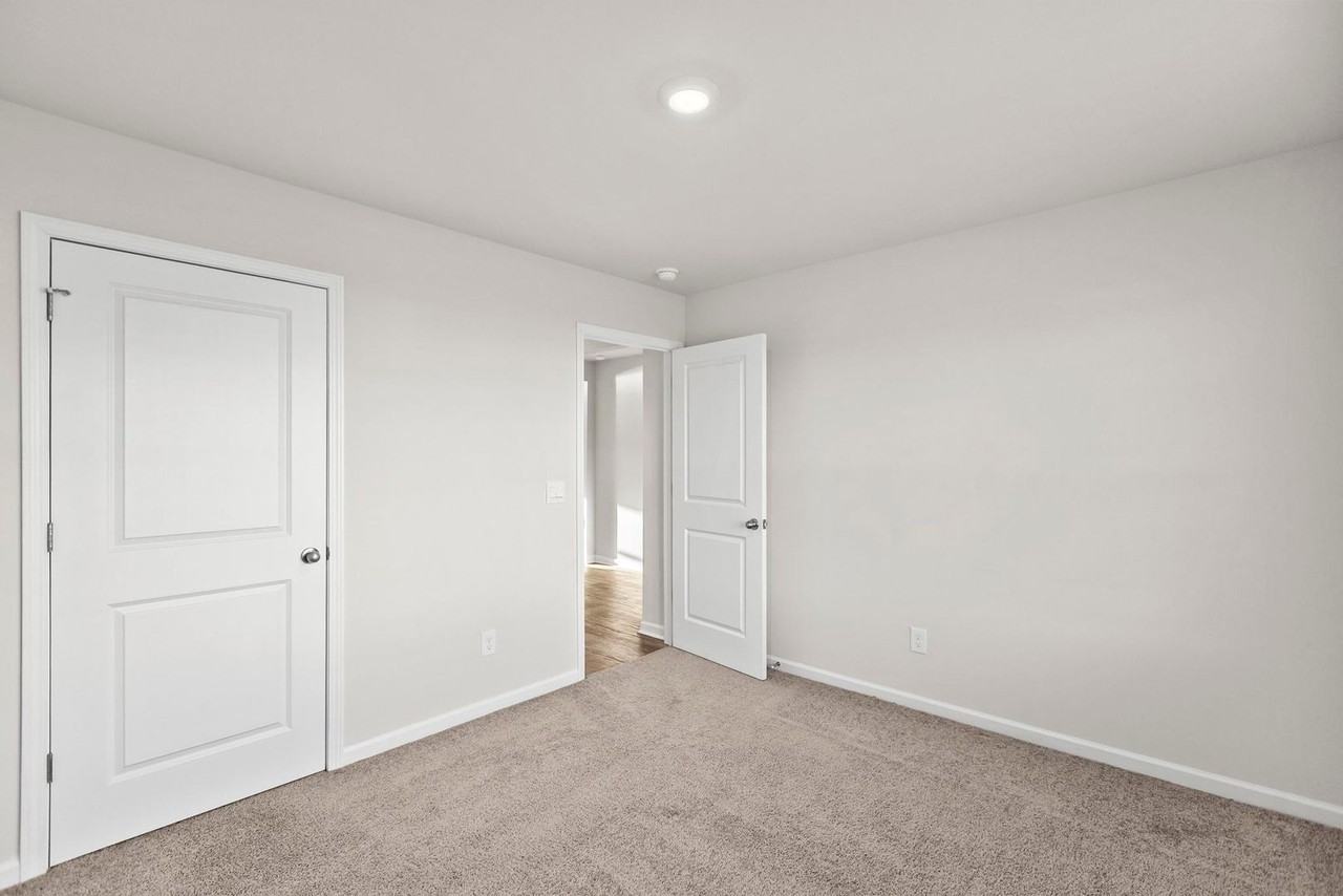 1109 Saint Augustine Dr - Photo 4 of 24