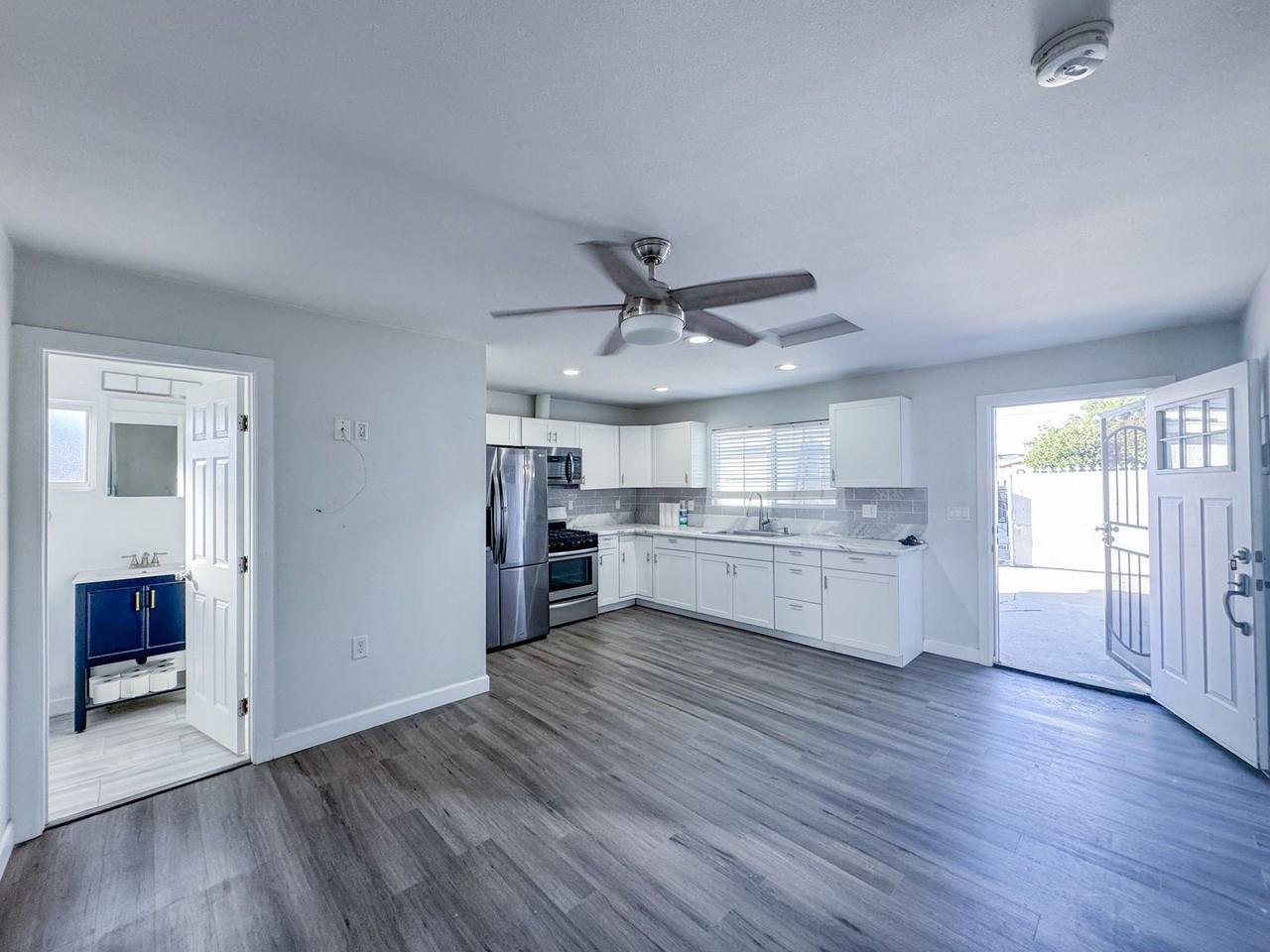 13906 Yukon Ave - Photo 4 of 5