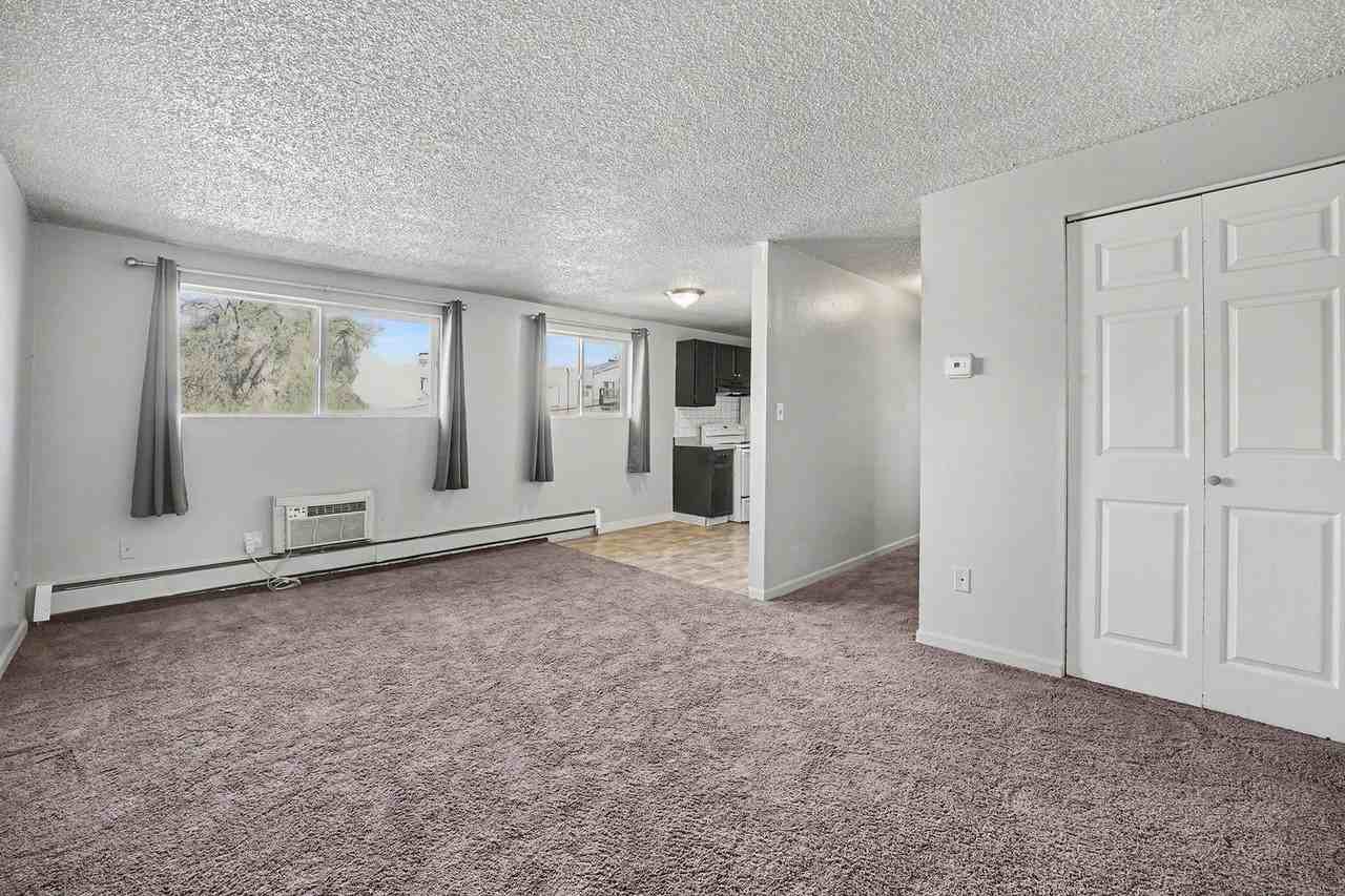 Clinton1908 - Photo 2 of 13