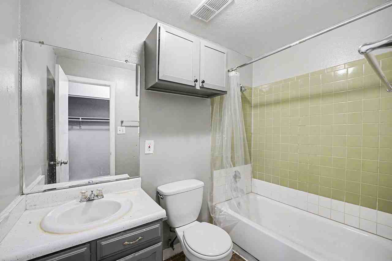 Clinton1908 - Photo 3 of 13