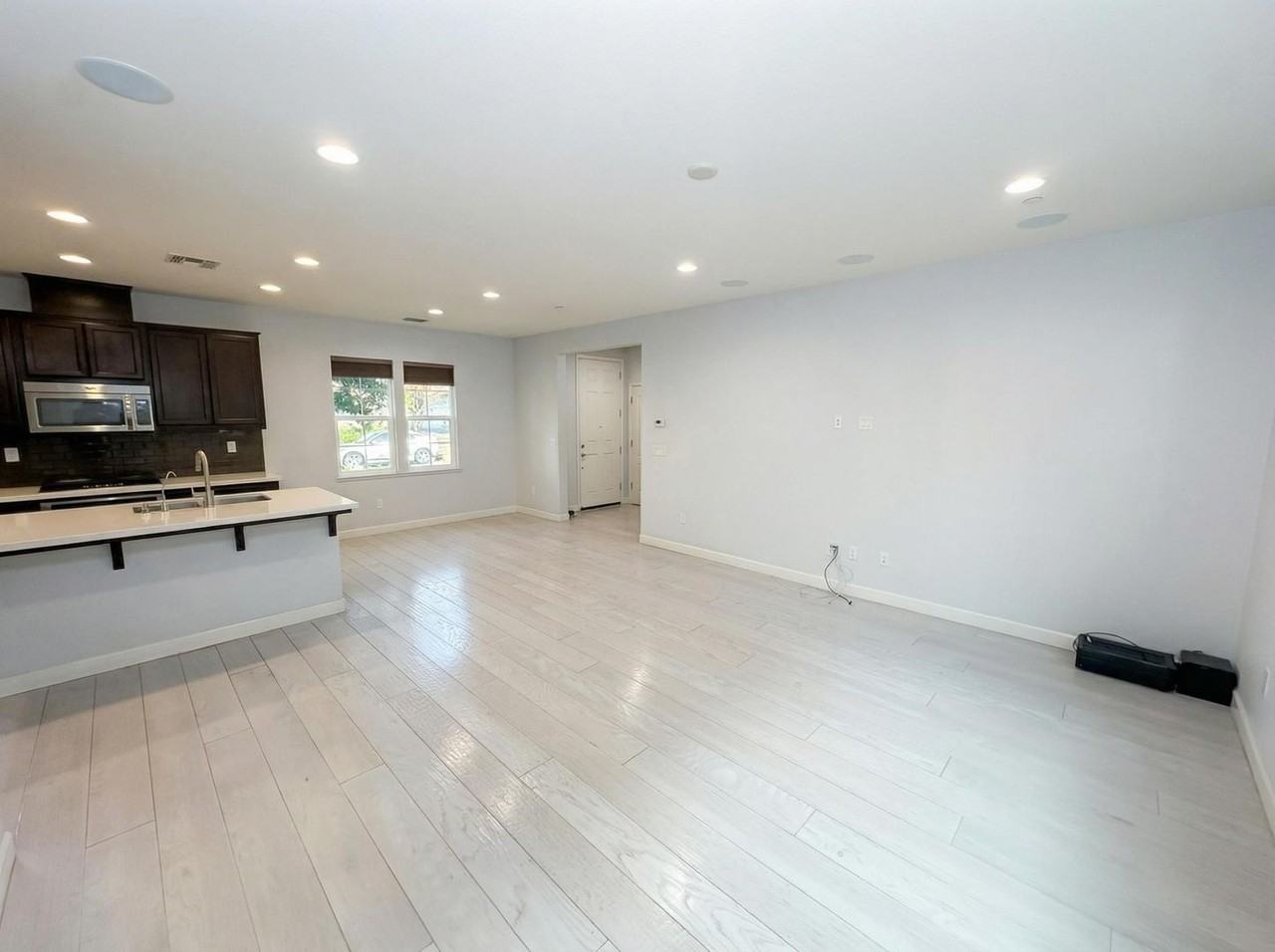 1510 Glenn St - Photo 6 of 36