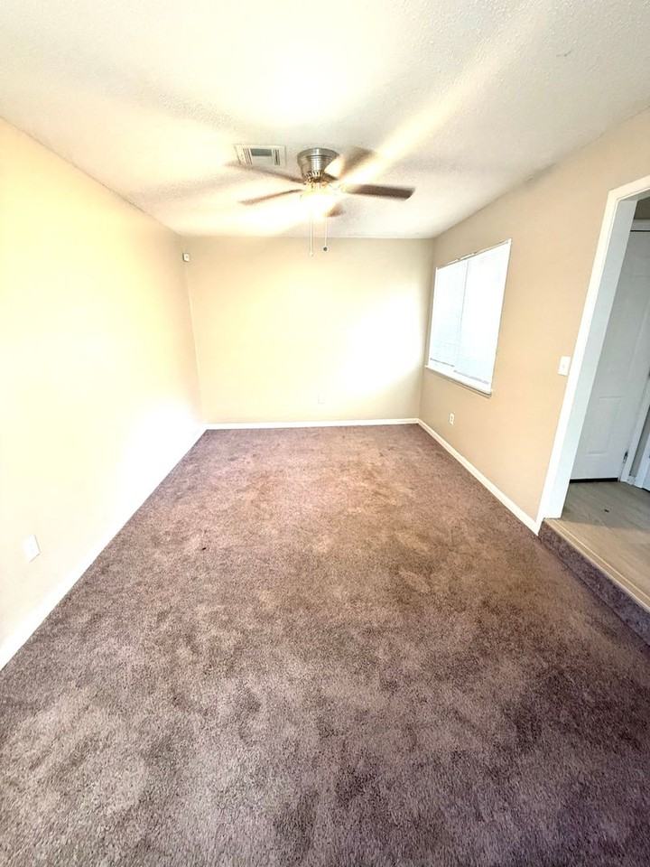 3946 Matterhorn St - Photo 6 of 11