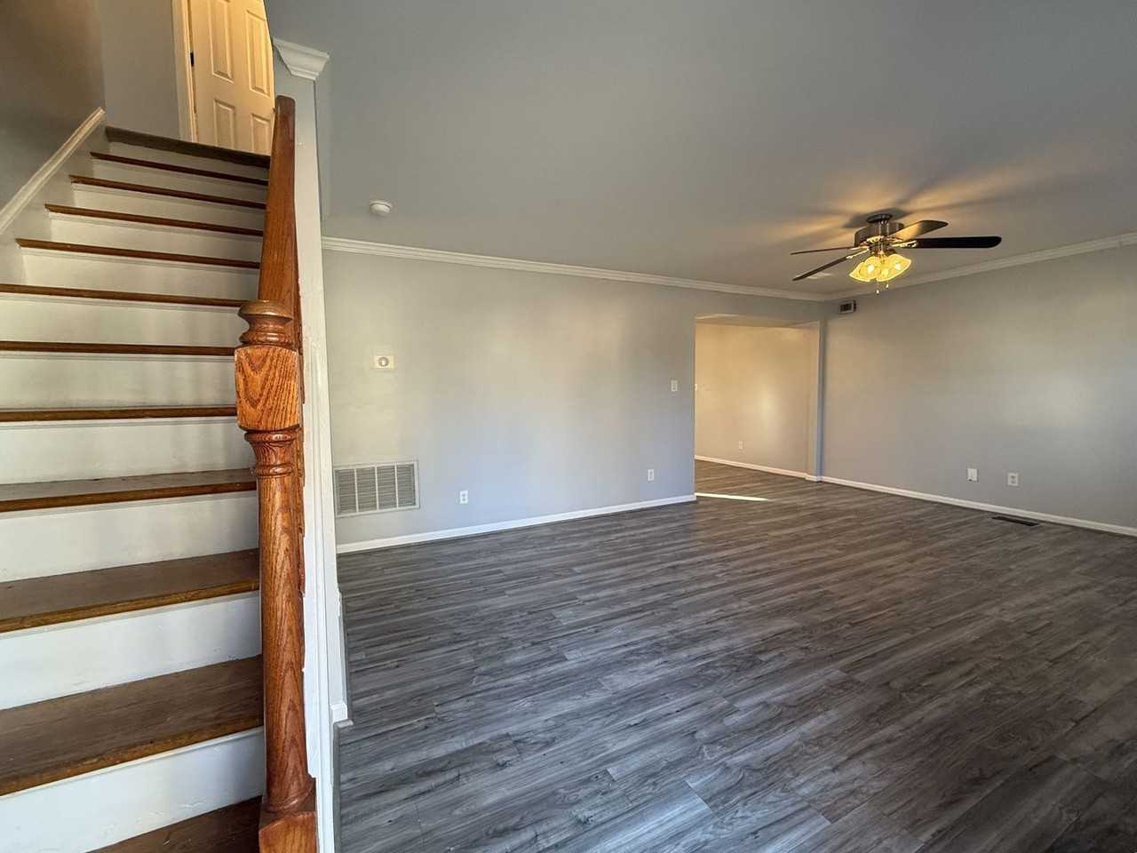 179 Colony Rd - Photo 2 of 18