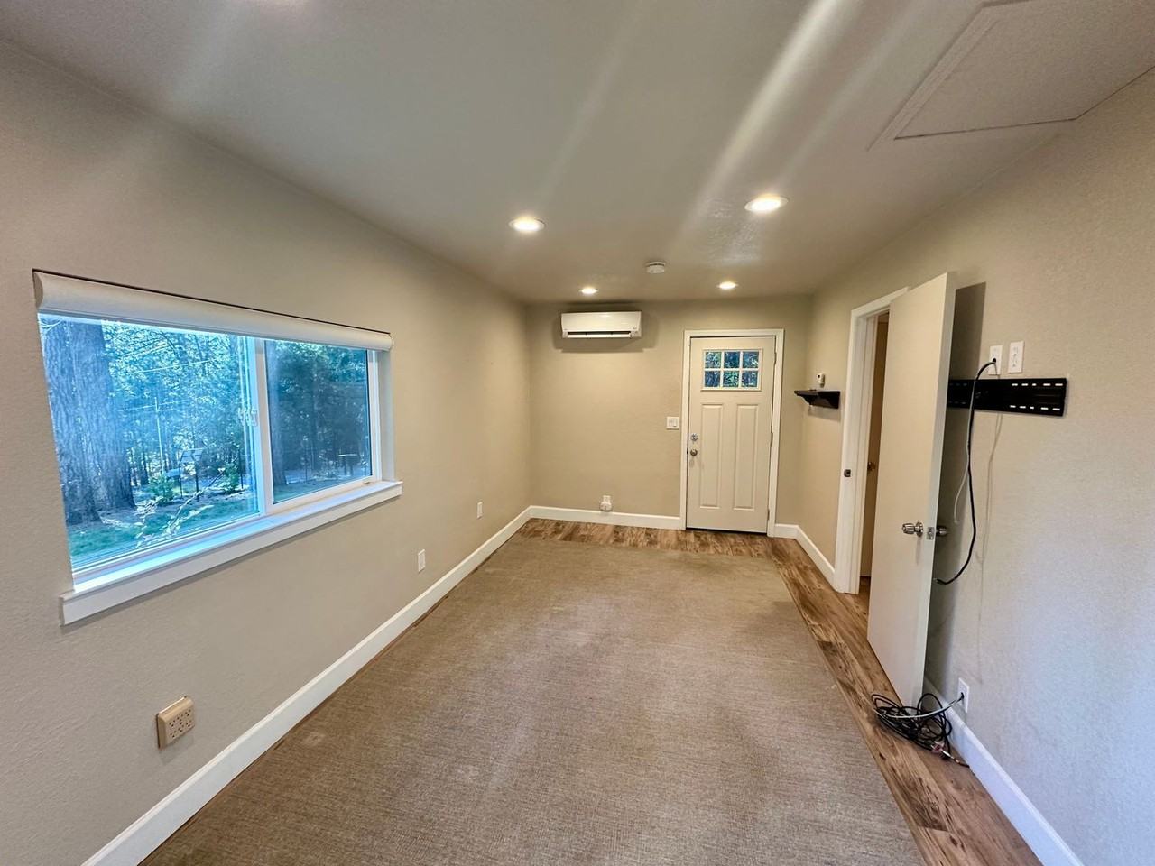 10891 Berggren Ln - Photo 3 of 17