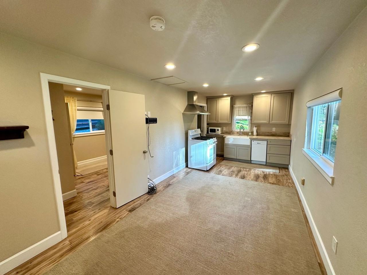 10891 Berggren Ln - Photo 4 of 17