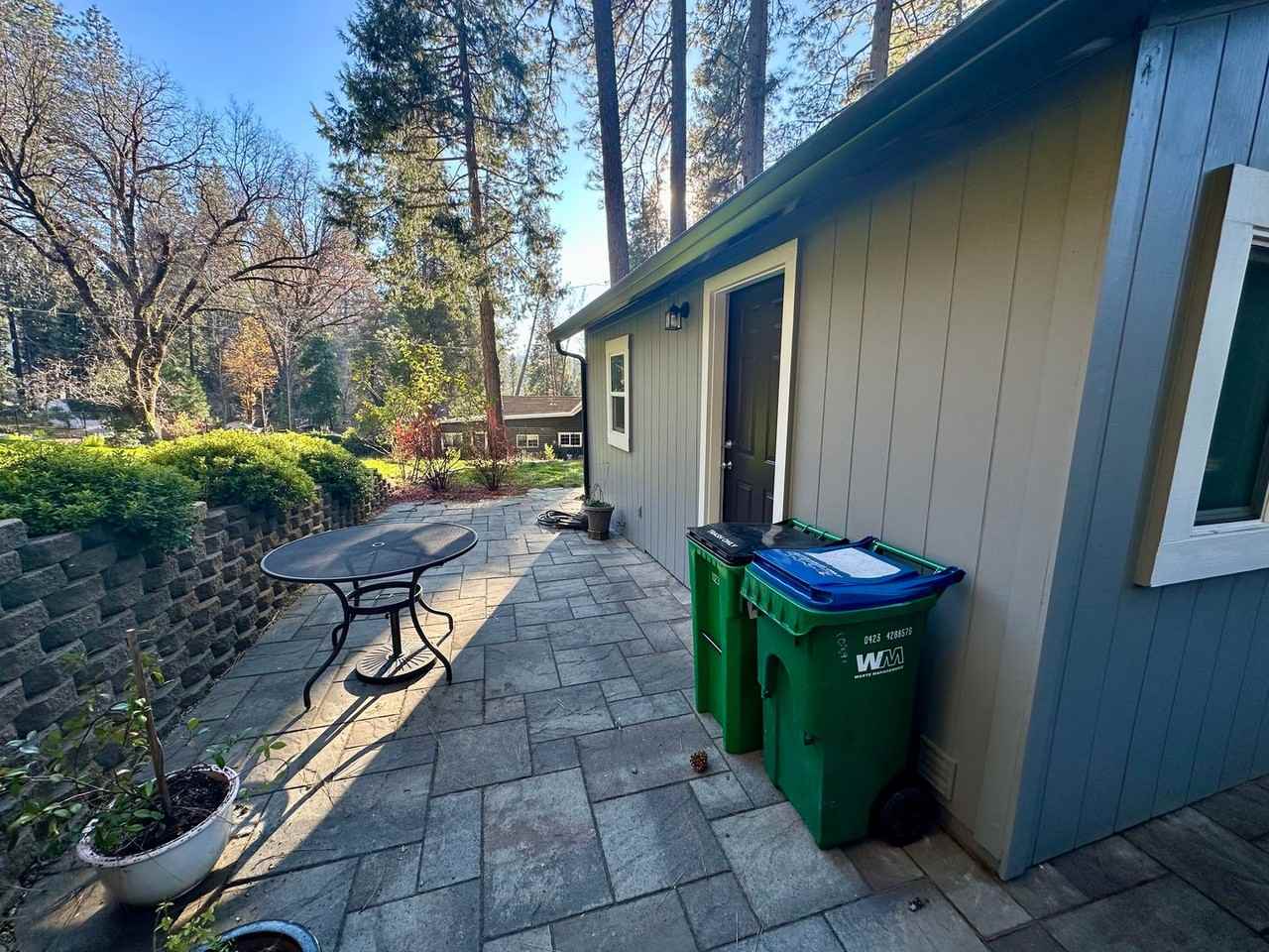 10891 Berggren Ln - Photo 7 of 17