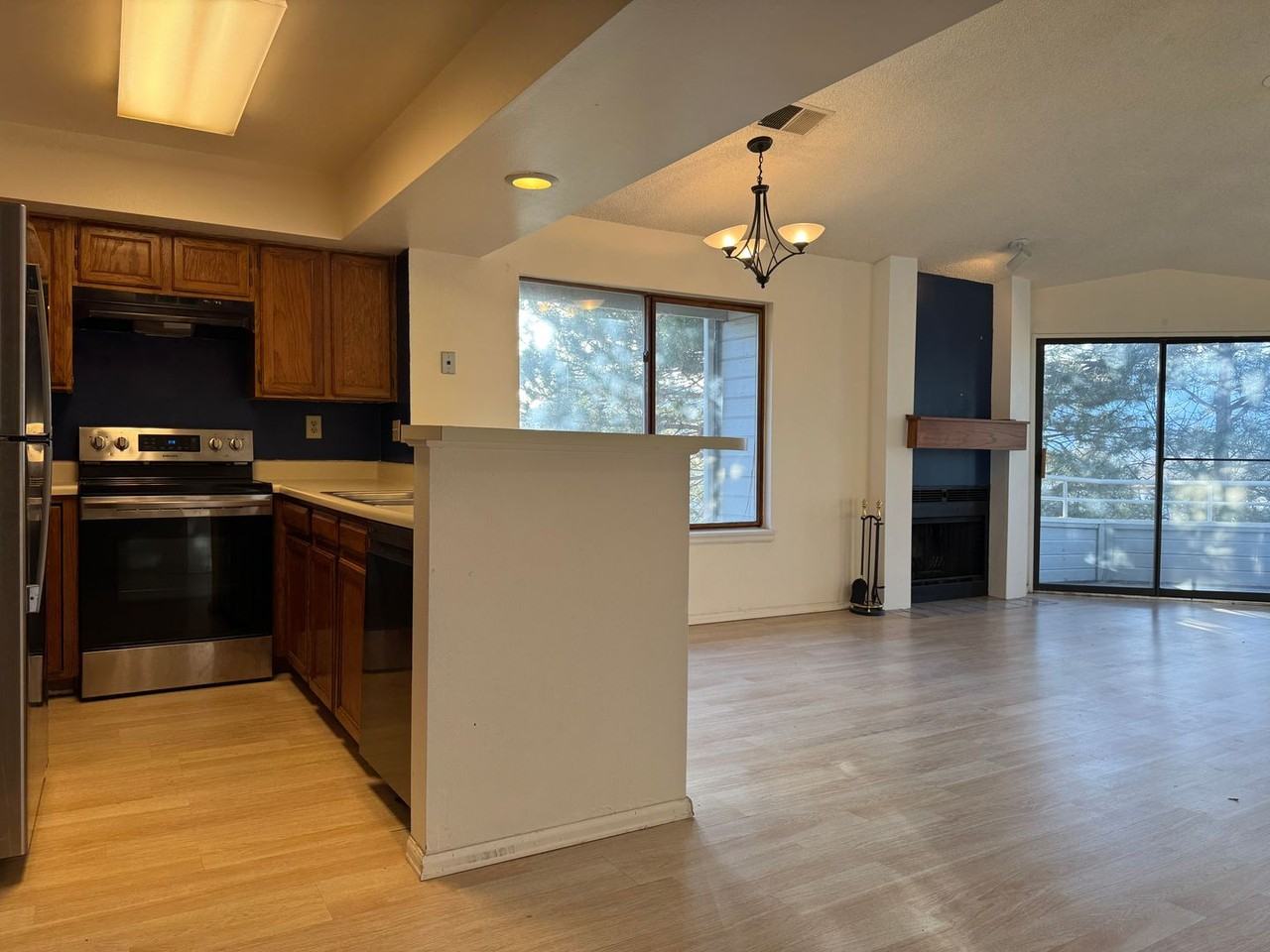 976 Acapulco Ct - Photo 2 of 15