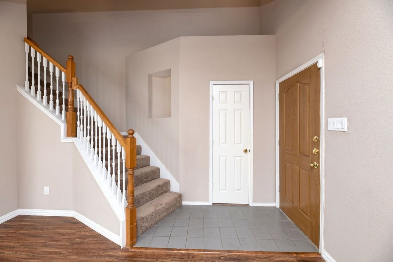 3225 Cornflower Dr - Photo 3 of 24