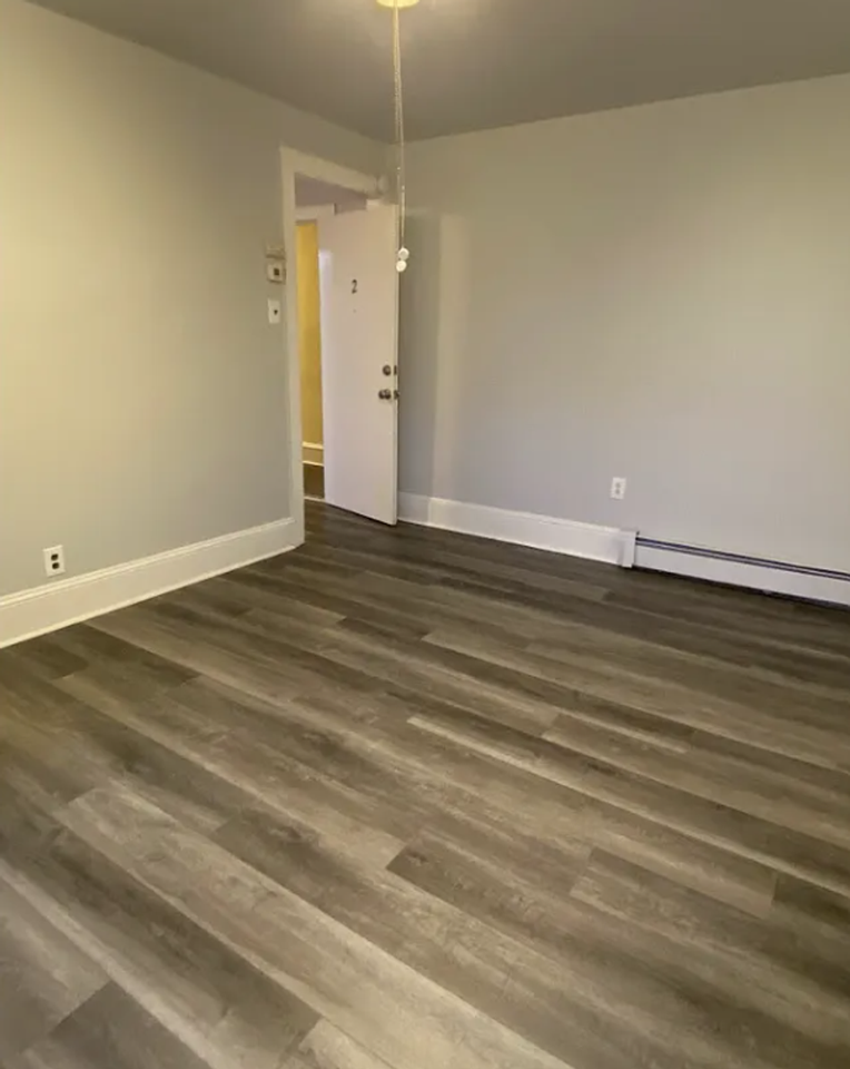 339 King St - Photo 2 of 10