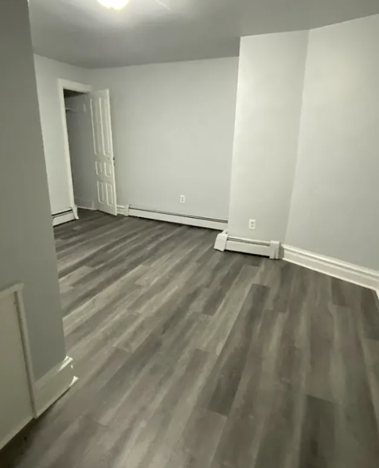 339 King St - Photo 5 of 10