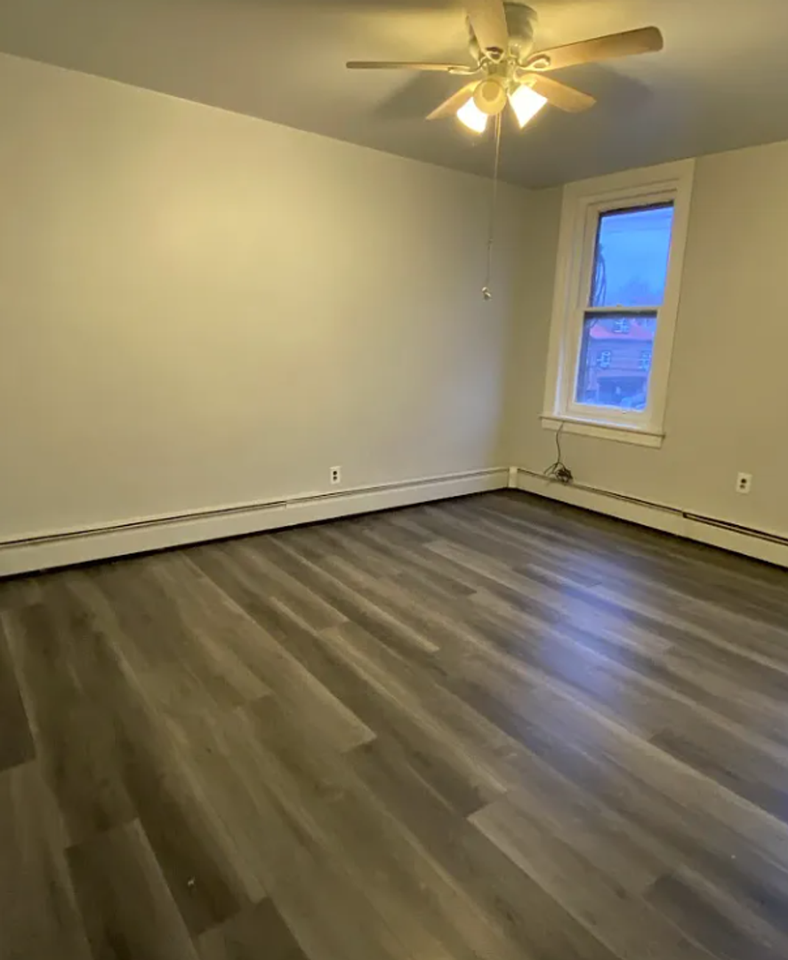 339 King St - Photo 7 of 10