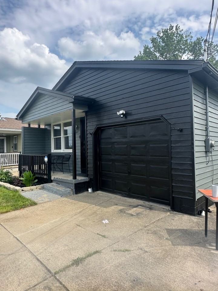 941 Moyer Ave - Photo 2 of 15