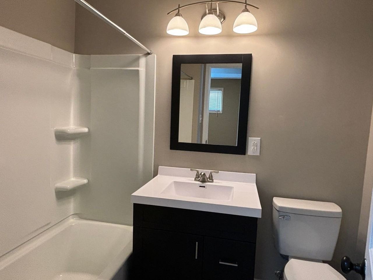 5653 Indianola Ave - Photo 5 of 43