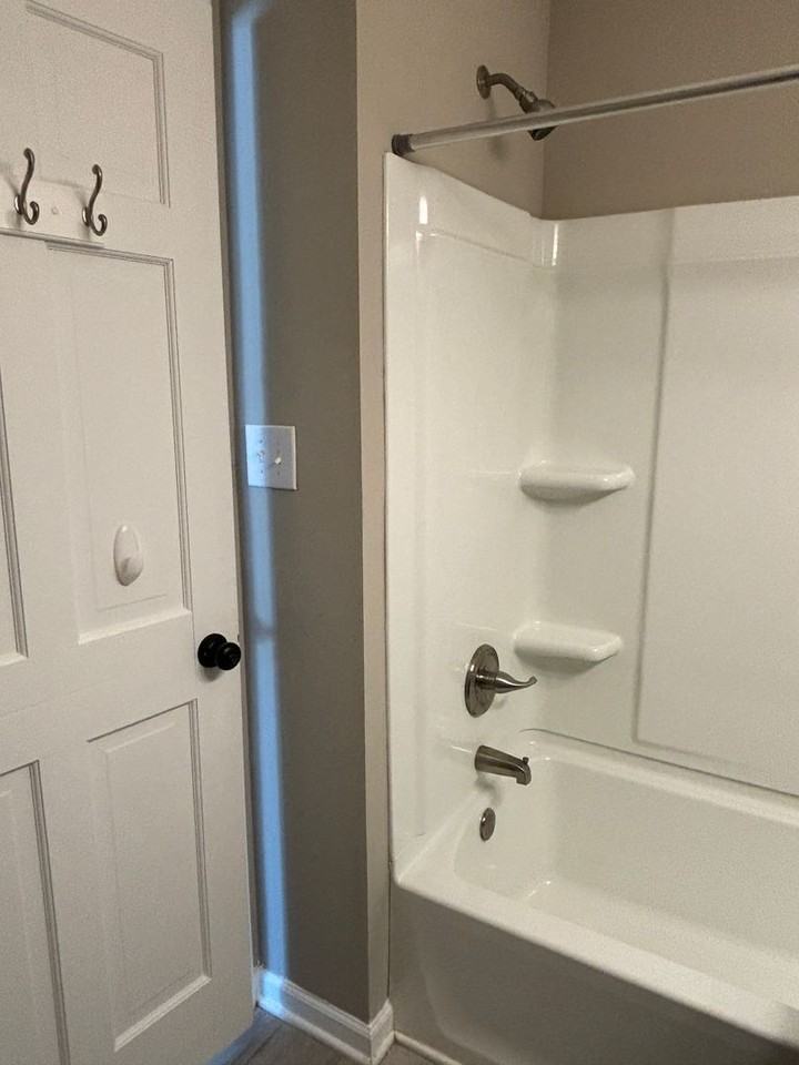 5653 Indianola Ave - Photo 6 of 43