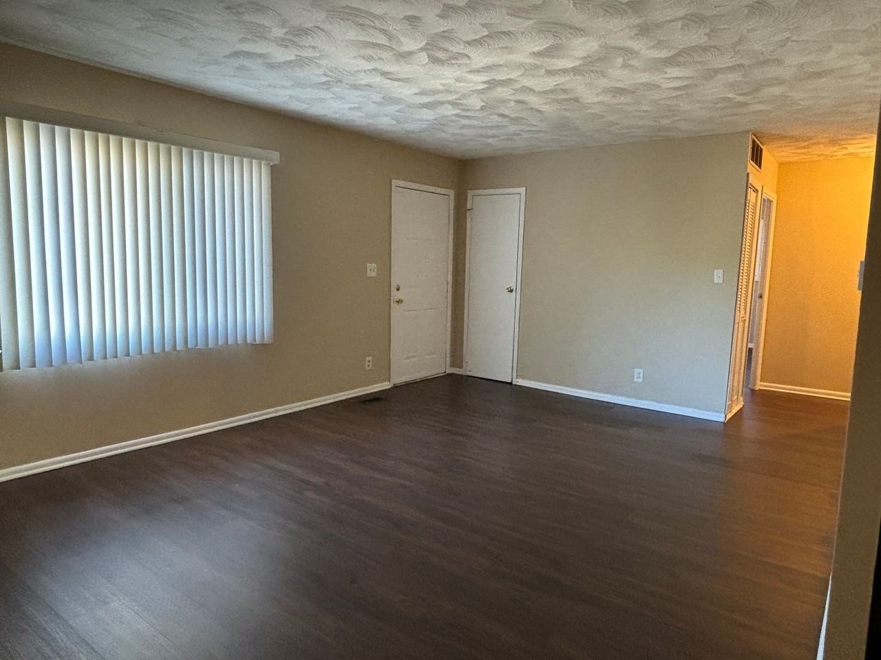 9143 E 34th St - Photo 3 of 26