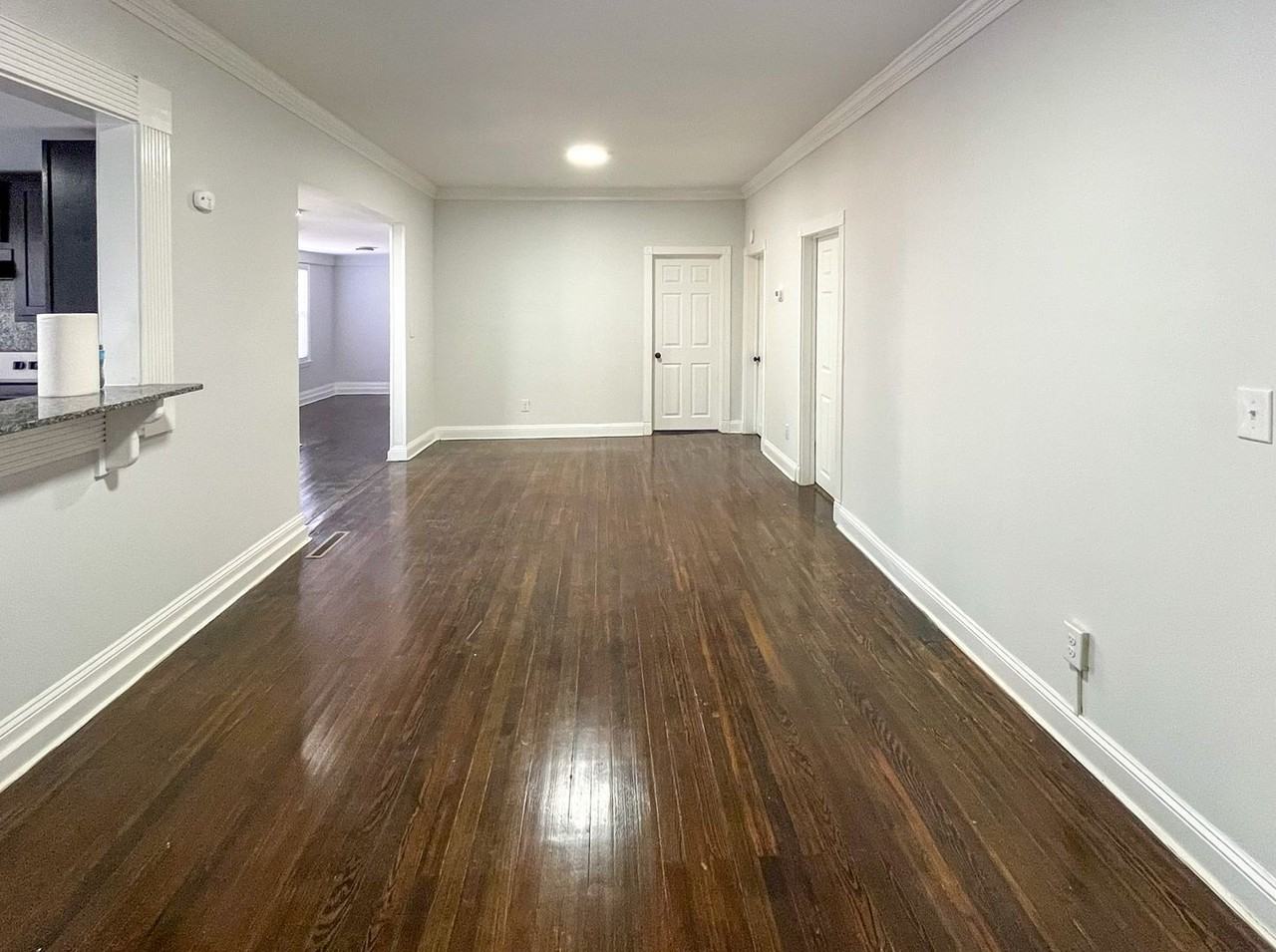 123 John St - Photo 4 of 25