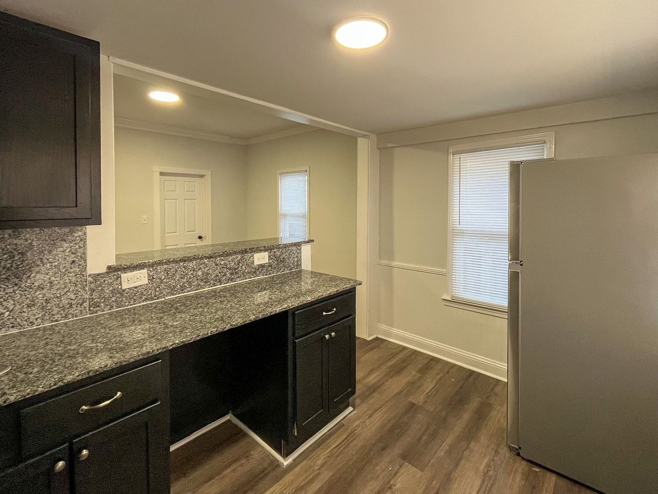 123 John St - Photo 7 of 25